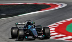 Russell retrouve des couleurs à Barcelone mais McLaren et Ferrari menacent