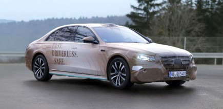 Mercedes va créer des robotaxis avec Uber