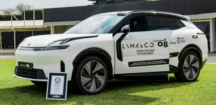 293 km sans une goutte d’essence : le record inattendu du Lynk & Co 08