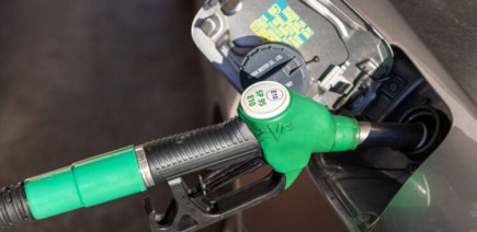 Ces clients font le plein d'essence et se retrouvent avec... de l'eau dans le réservoir