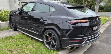Âgé de 16 ans, il vole un Lamborghini Urus, le montre sur Instagram puis le crash