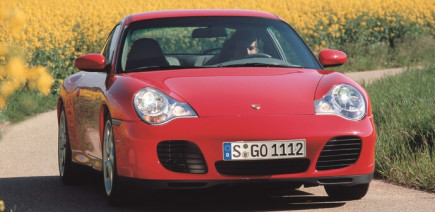 Rouler à 300 km/h en famille ? C’est possible avec la Porsche 996 Turbo, mais…