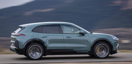 Plus de 35 milliards partis en fumée : le vrai coût des taxes Trump pour l'automobile