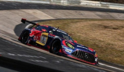 Verstappen en démonstration au Nürburgring, vainqueur avec une minute d'avance