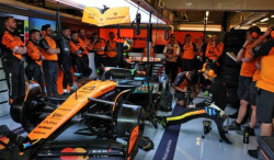 McLaren face à un dilemme : rester avec Mercedes ou viser l’indépendance après 2030