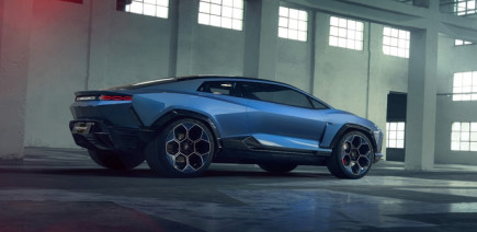 Lamborghini attendra sans doute de voir si Ferrari se rate avec sa voiture électrique