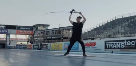 Ce pêcheur lance plus vite qu’une Lamborghini