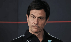 Toto Wolff tire la sonnette d’alarme : des règles 2026 encore "immatures"