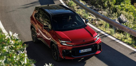 Nouveau Toyota RAV4 hybride rechargeable : à partir de 54 450 €, une hausse de prix justifiée ?