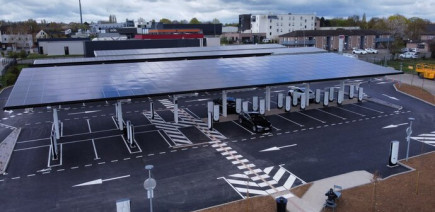 Pourquoi Elon Musk met le petit village français de Saint-Saturnin sous les projecteurs du monde