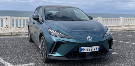 La MG4 à grande autonomie affûte ses arguments : la compacte électrique irrésistible ?
