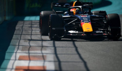 Hadjar perd gros sur Verstappen en ligne droite : "Dans les virages, je suis là"