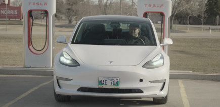 Même avec plus de 600 000 kilomètres au compteur, cette Tesla Model 3 est encore utilisable au quotidien