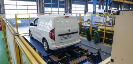 Renault promet qu’il ne ferme pas son site stratégique des Yvelines pour de mauvaises raisons