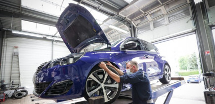Faire réviser son auto avant les départs en vacances, ce sera bientôt trop tard !
