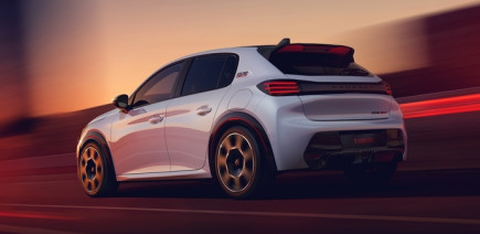 La Peugeot E-208 GTI devient la citadine électrique la plus performante du marché (et la plus chère)