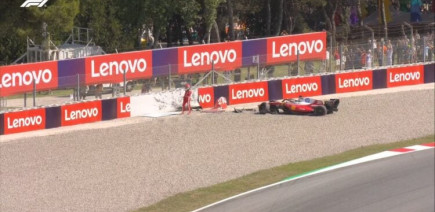 Charles Leclerc se dit "honteux" après son crash en qualifications à Barcelone