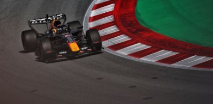 Verstappen espérait mieux dans sa Q3, Hadjar colle à son équipier