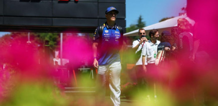 GP de Barcelone de F1 : Isack Hadjar limite la casse après un départ difficile