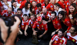 Lewis Hamilton a "presque perdu connaissance" après son triomphe avec Ferrari à Barcelone