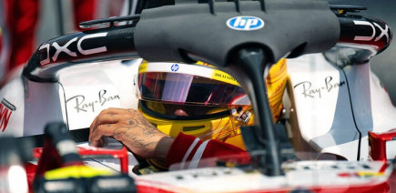 « Pas assez rouge » : Pourquoi Hamilton est contrarié après sa victoire