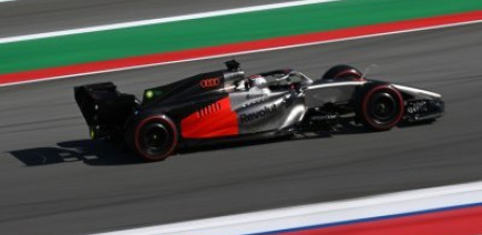 Audi F1 pourrait 'presque gagner des courses' avec un meilleur moteur