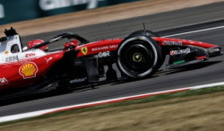 Leclerc n'est 'pas constant à 100 %' mais est 'surpris' du niveau de Ferrari