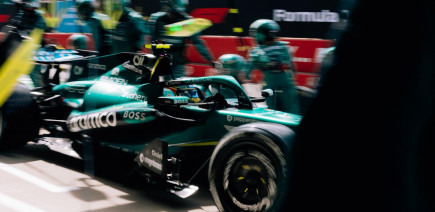 Alonso renoue avec les comparaisons qui fâchent : les F1 face aux F2