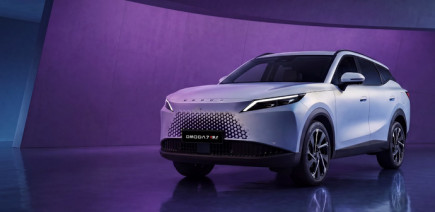 Encore mieux que le Jaecoo 7 ? Voici l'Omoda 7, un nouveau SUV hybride rechargeable "premium"