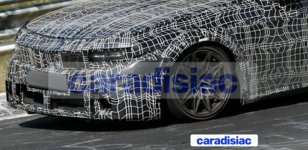Pour répondre aux performances des sportives électriques, BMW va renouveler sa M3 qui va conserver son bloc six cylindres en ligne biturbo.