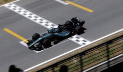Pourquoi Mercedes F1 doit renoncer à l'aileron Macarena sur sa W17