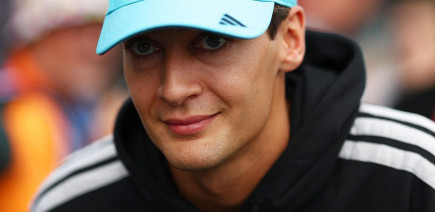 Russell ne s'est "jamais senti menacé" par une arrivée de Verstappen chez mercedes