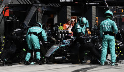 Mercedes larguée dans la course aux évolutions