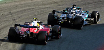 A quelle heure sera donné le départ de la course ce dimanche?