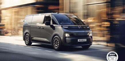 À peine présenté, déjà récompensé… le nouveau Renault Trafic électrique élu utilitaire de l’année 2027