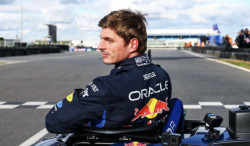 Max Verstappen affronte 100 adversaires en karting et remonte tout le peloton en 35 minutes