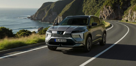 Mitsubishi Eclipse Cross : prix en baisse et autonomies en hausse grâce à deux batteries inédites