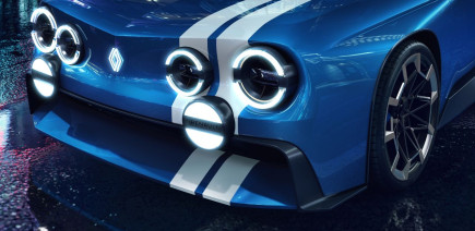 Les rois du pétrole qui se mettent à l’électrique, une R8 Gordini électrique, Volkswagen qui vend plus d’électriques que de thermiques et une Twingo japonaise mieux équipée que la française… Bienvenue dans Regen n°83