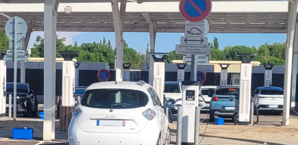 Témoignage – Bertrand économise 2 500 € par an en roulant à l’électrique