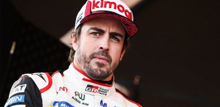 Alonso prépare le Rallye Dakar au volant d’une Aston Martin