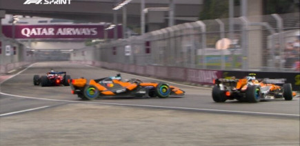 Norris percute Piastri dans le dernier tour à Singapour : catastrophe pour McLaren !
