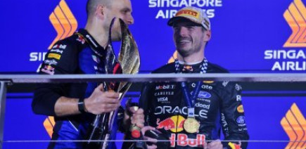 Embrayage, déploiement d'énergie, panne radio : Verstappen a encore failli tout perdre à Singapour