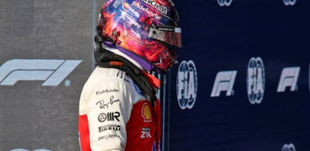 Lewis Hamilton perplexe : Ferrari dominait les essais, mais s'écroule encore en qualifications